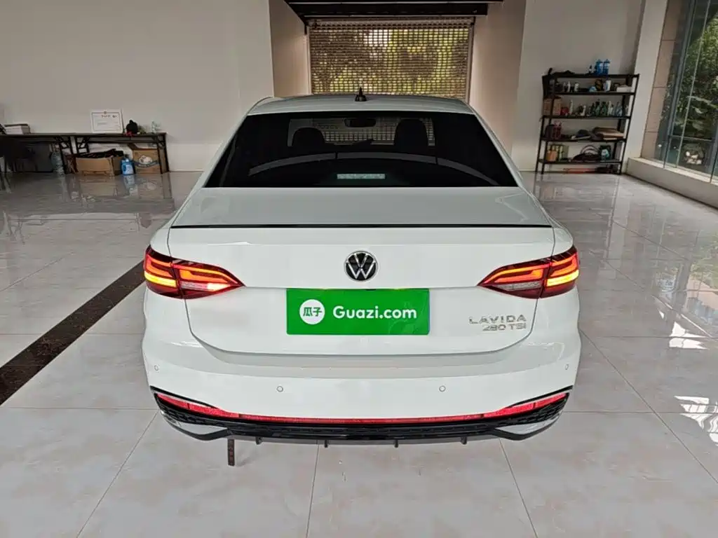 Volkswagen Lavida — миниатюра 6