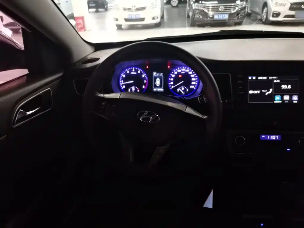 Hyundai Mistra — миниатюра 11