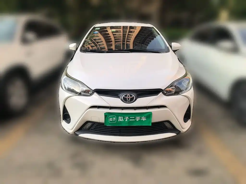Toyota Yaris L — миниатюра 2
