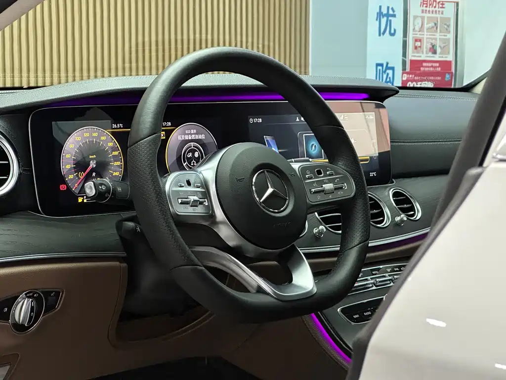 Mercedes-Benz E-Class — миниатюра 9