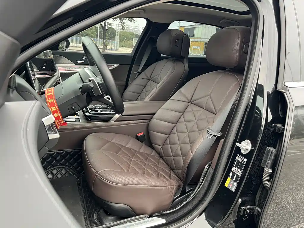 BMW i7 — миниатюра 8