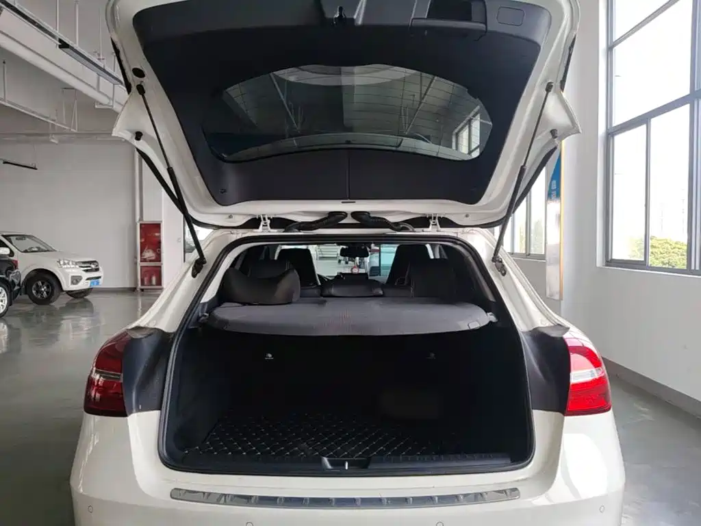 Mercedes-Benz GLA — миниатюра 19