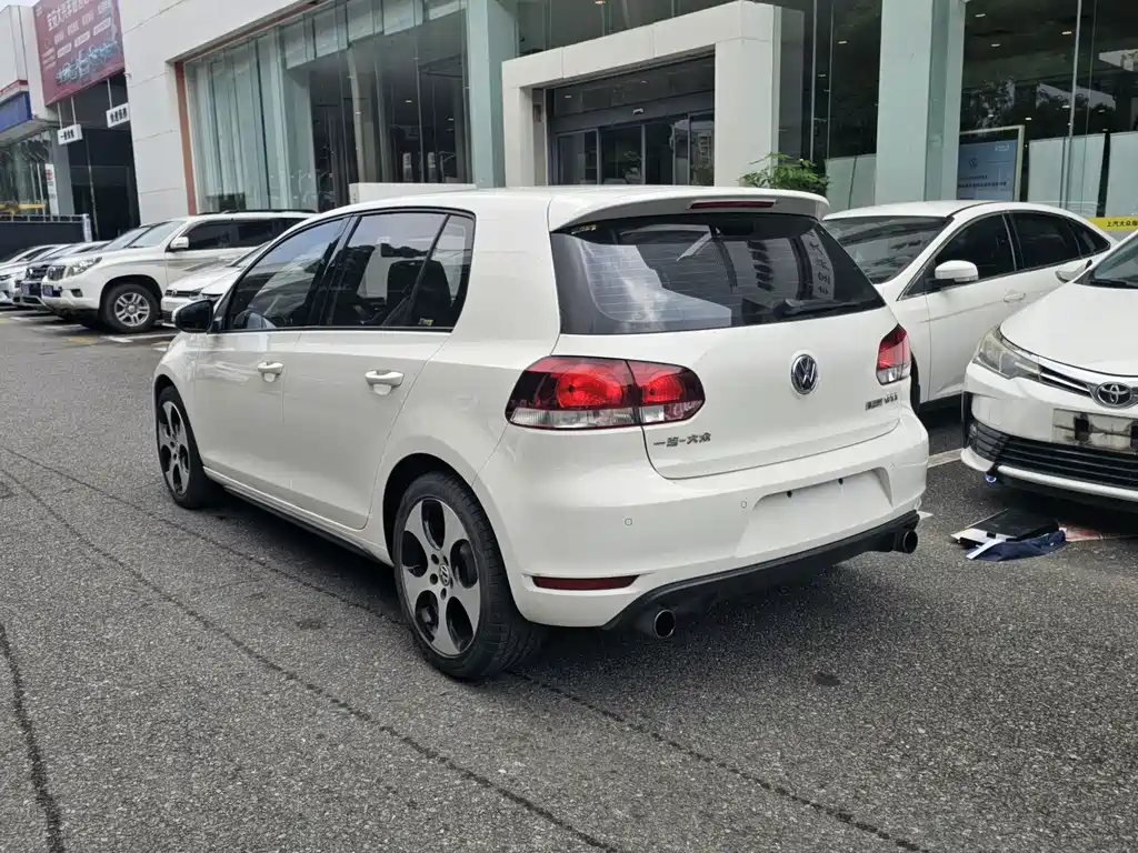 Volkswagen Golf GTI — миниатюра 14