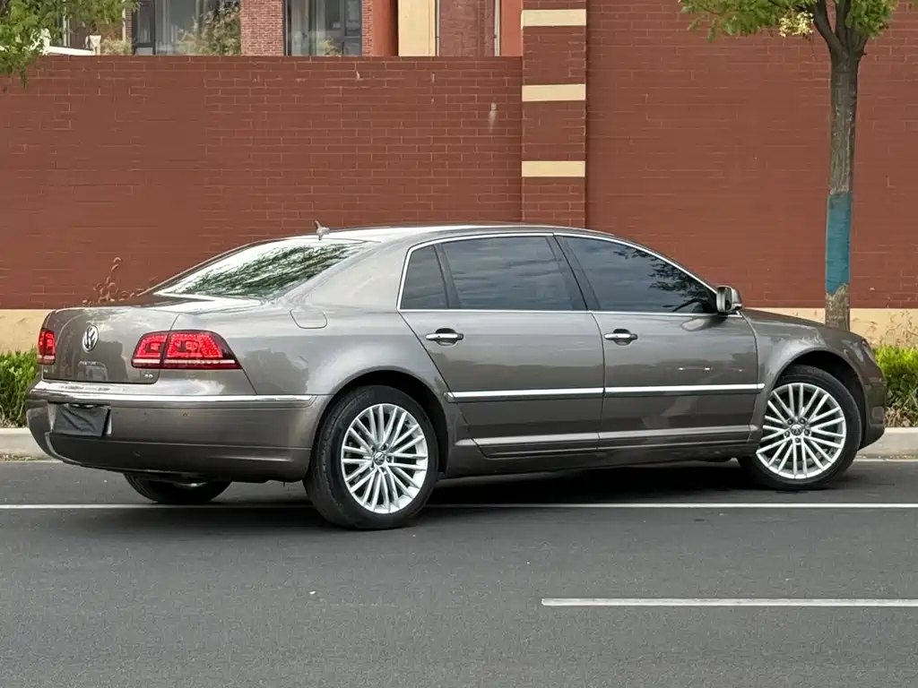 Volkswagen Phaeton — миниатюра 2