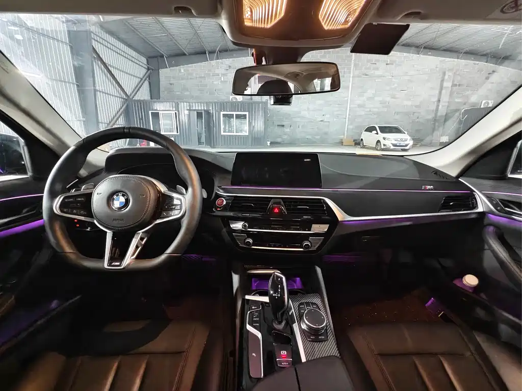 BMW 5 Series — миниатюра 5
