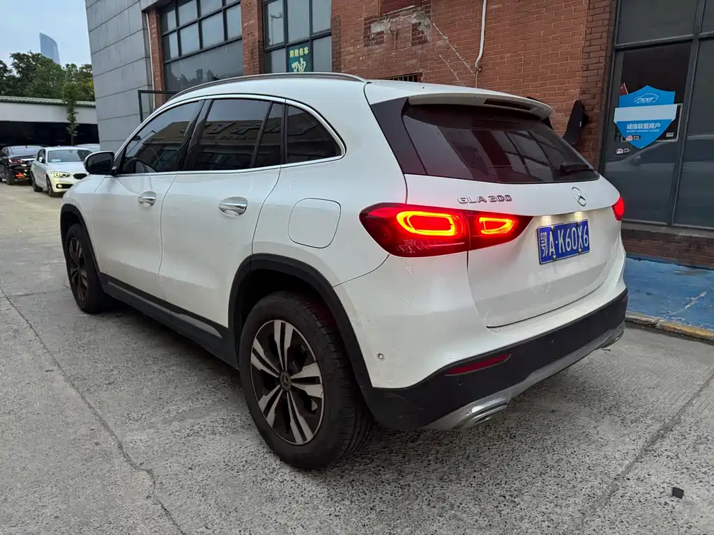 Mercedes-Benz GLA — миниатюра 7