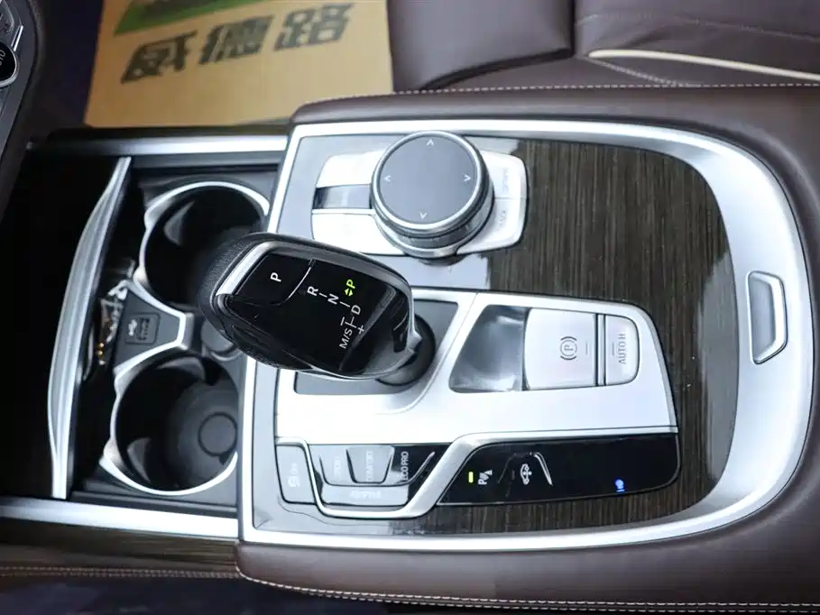 BMW 7 SERIES