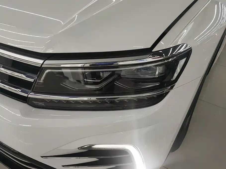 Volkswagen Tiguan L PHEV — миниатюра 5