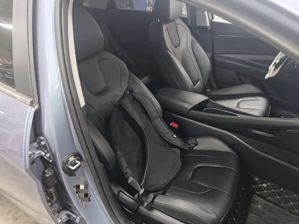 Hyundai Elantra — миниатюра 25