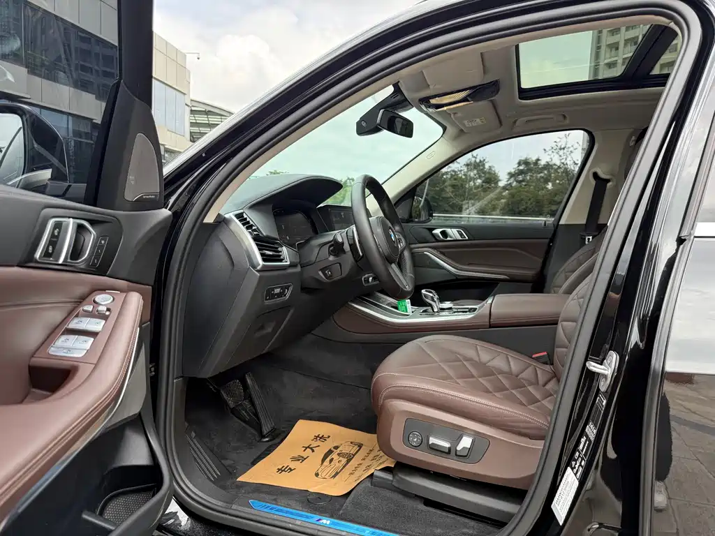 BMW X5 2022 xDrive 30Li M Sport