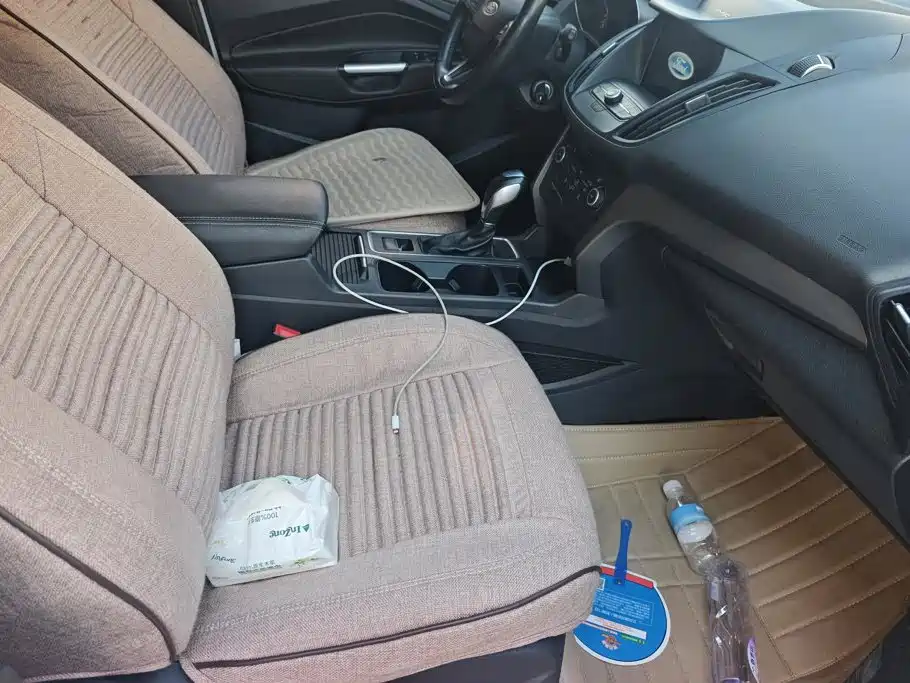Ford Kuga — миниатюра 8