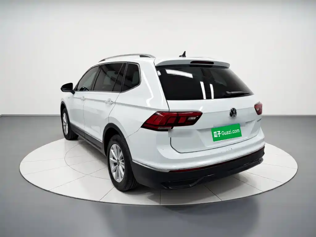 Volkswagen Tiguan L — миниатюра 5