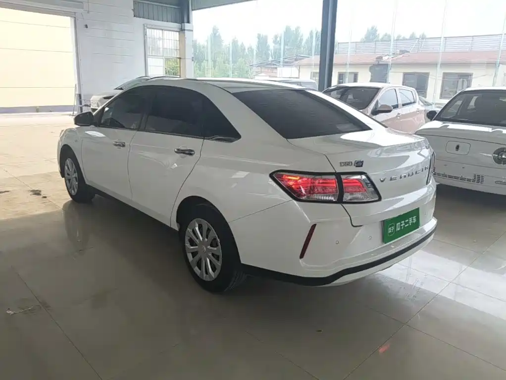 Venucia D60EV