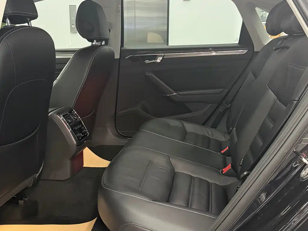 Volkswagen Passat 2017 330TSI DSG