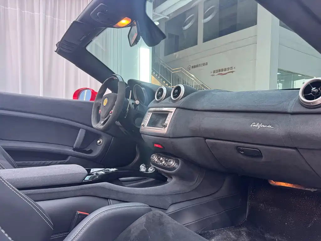 Ferrari California T 2012 4.3L