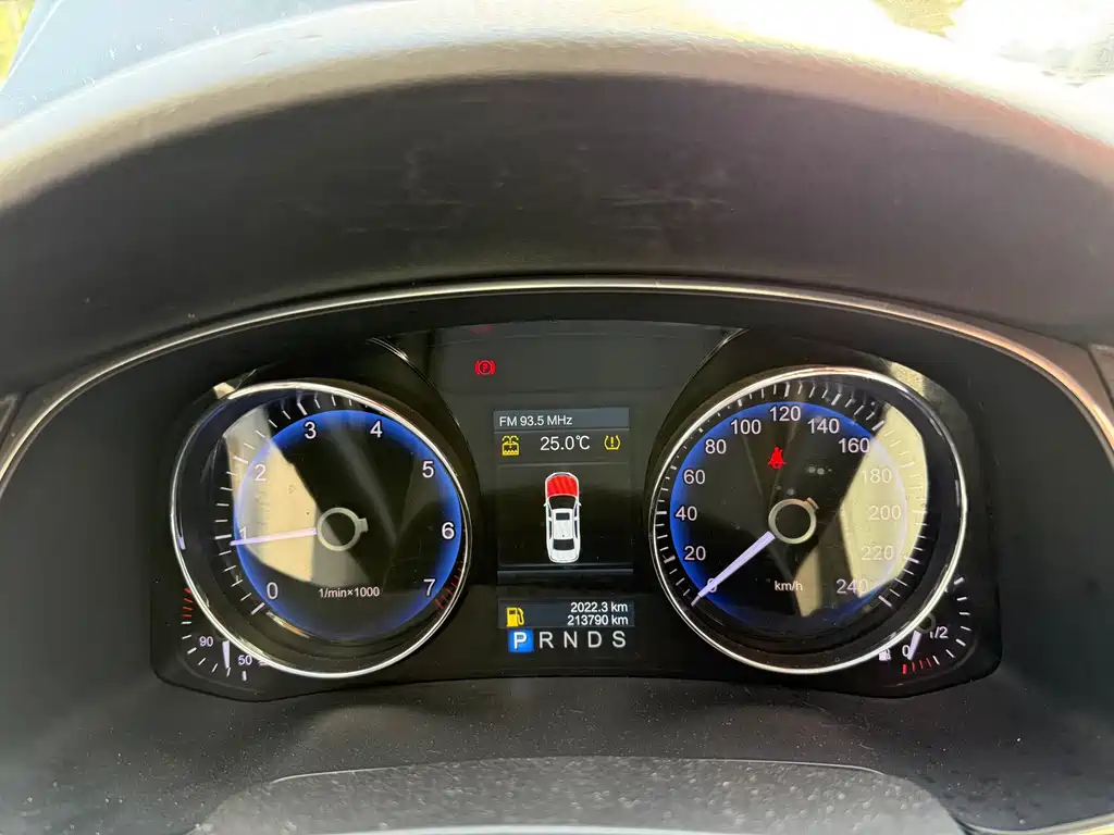Hongqi Hongqi H7 — миниатюра 23