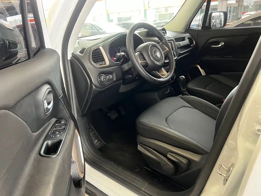 Jeep Renegade — миниатюра 4