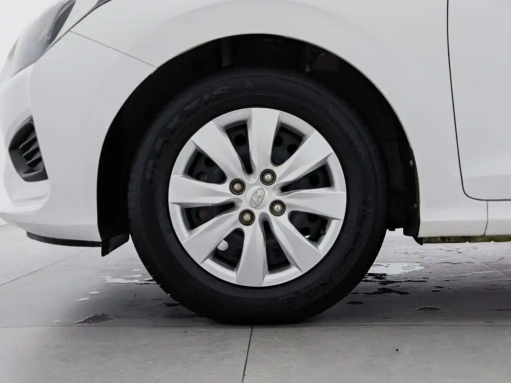 Hyundai Verna — миниатюра 17