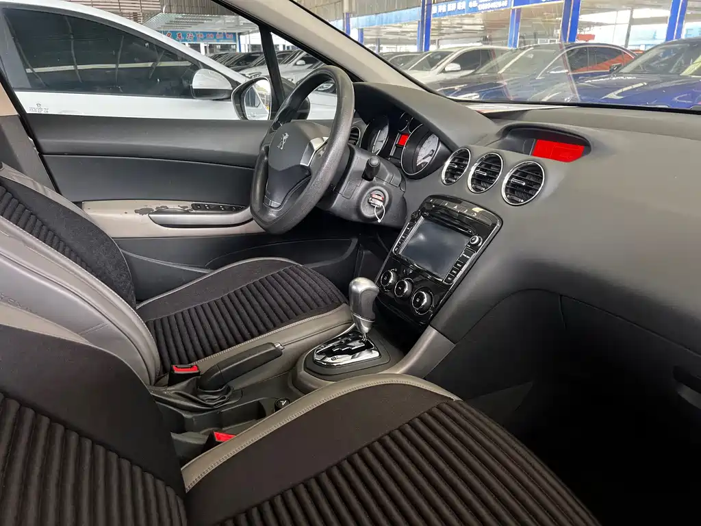 Peugeot 408 — миниатюра 15