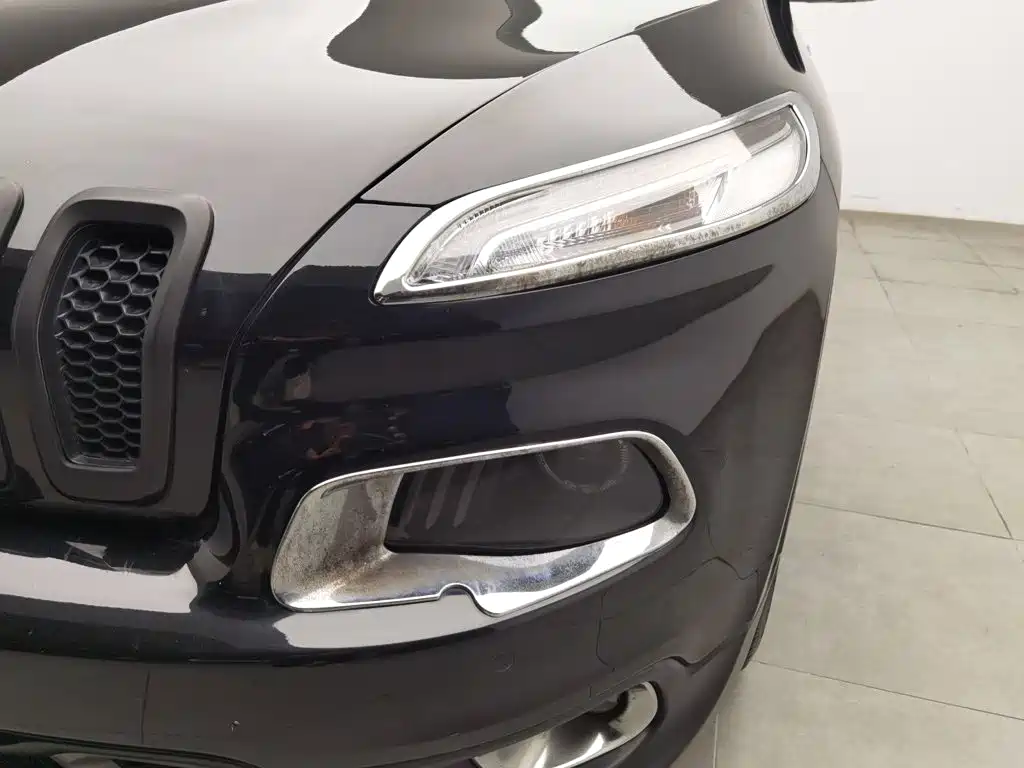 Jeep Cherokee — миниатюра 7