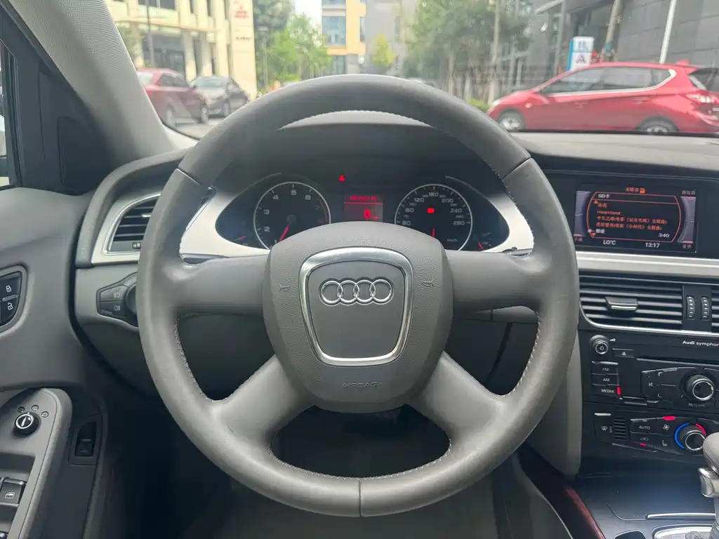 Audi A4L — миниатюра 20