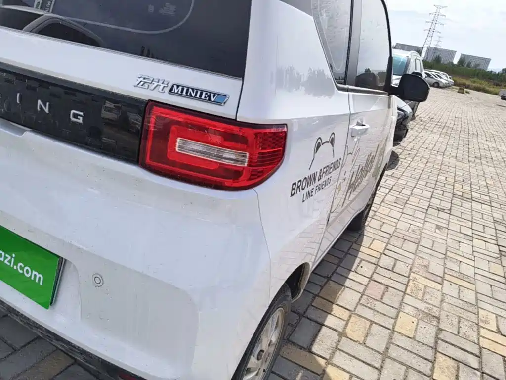 Wuling MINIEV — миниатюра 8