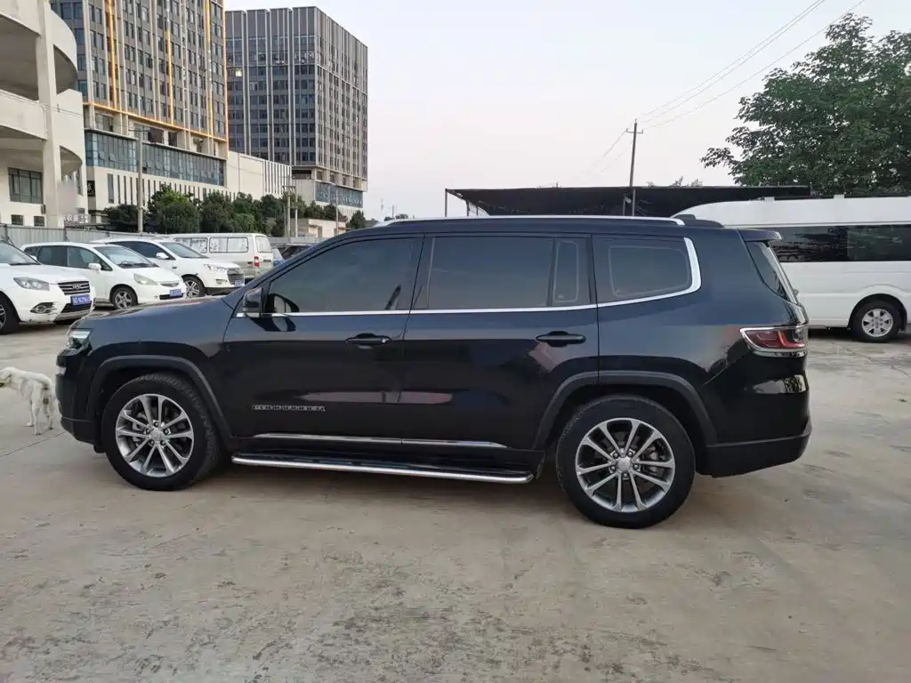 Jeep Commander — миниатюра 24