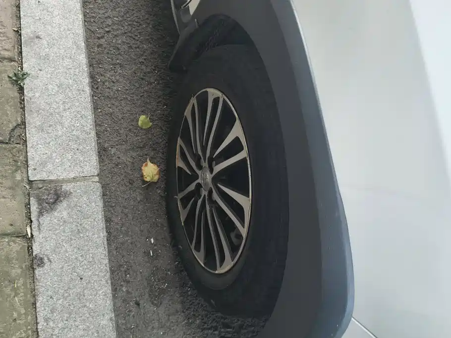 Toyota Yaris L — миниатюра 6