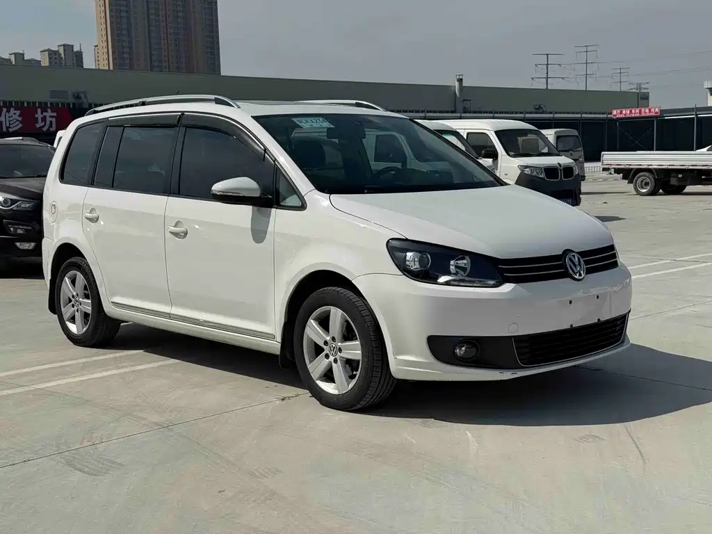 Volkswagen Touran — миниатюра 3