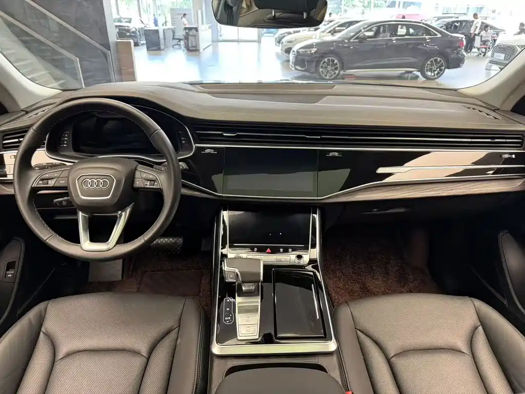 Audi Q8 — миниатюра 5