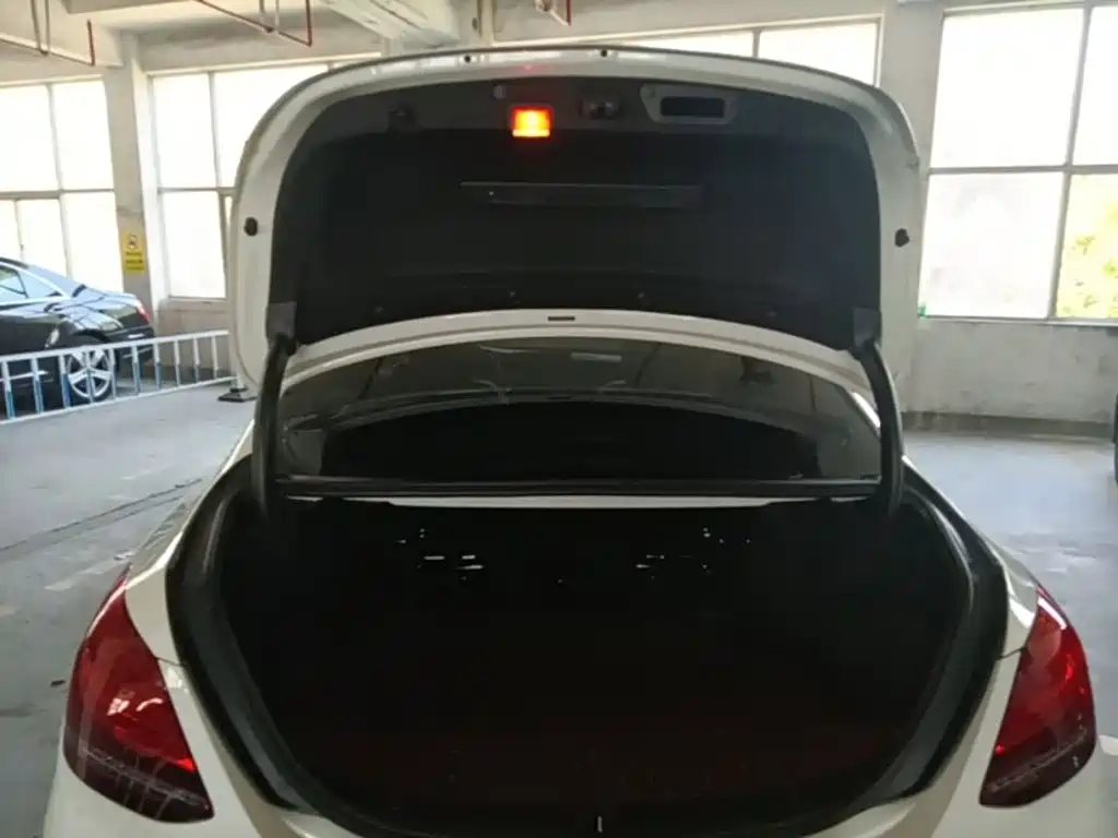 Mercedes-Benz C-Class — миниатюра 19