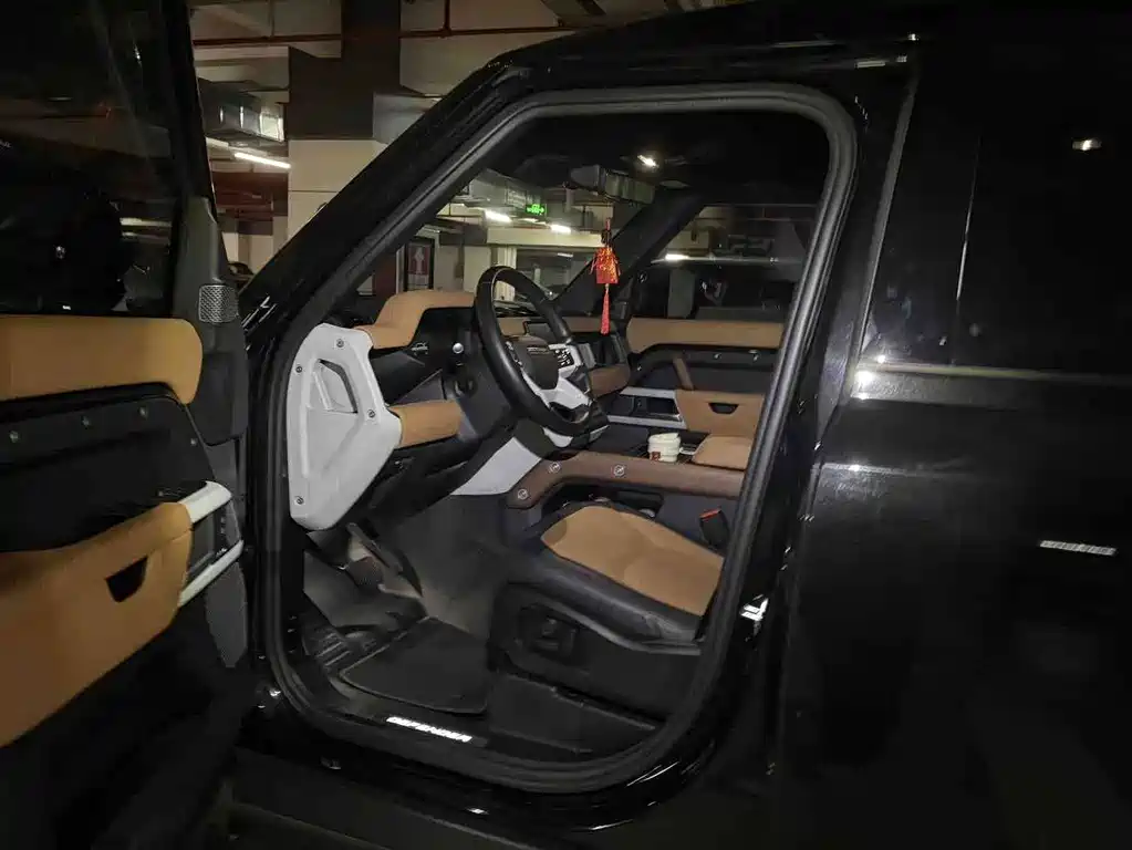 Land Rover Defender — миниатюра 5