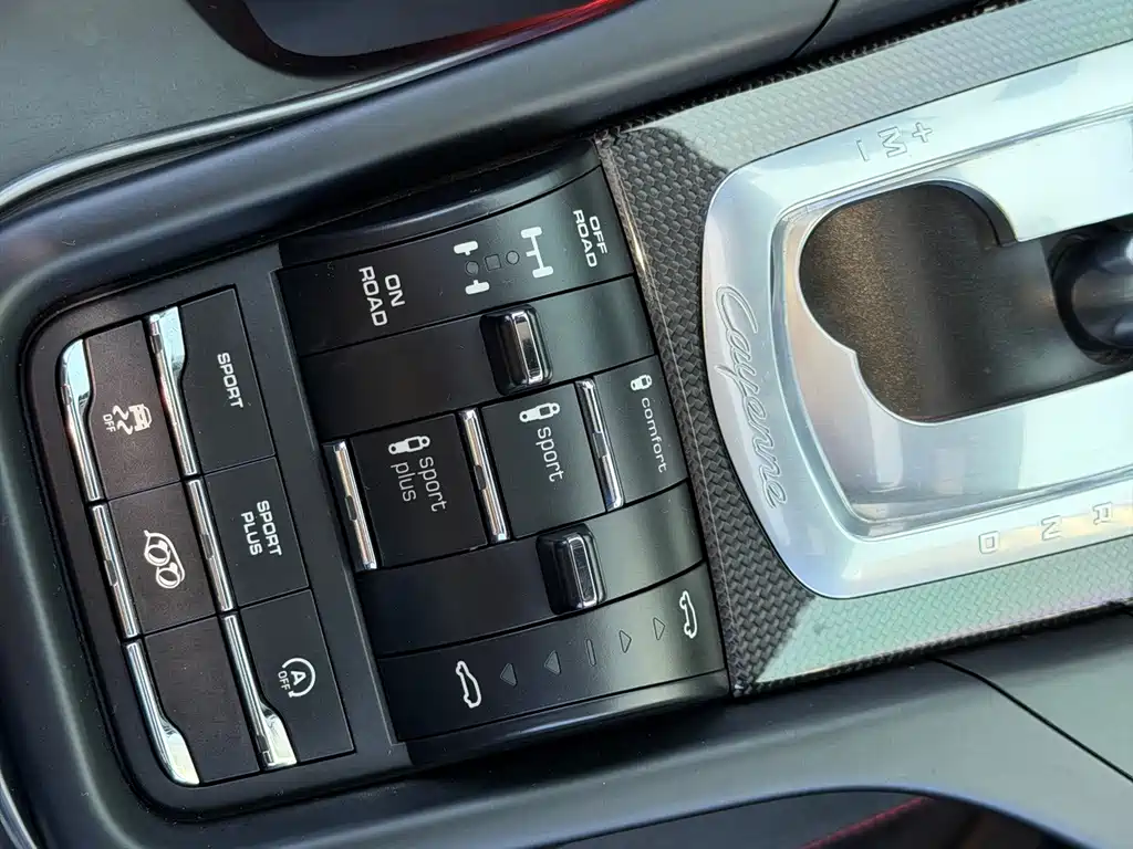 Porsche Cayenne — миниатюра 25