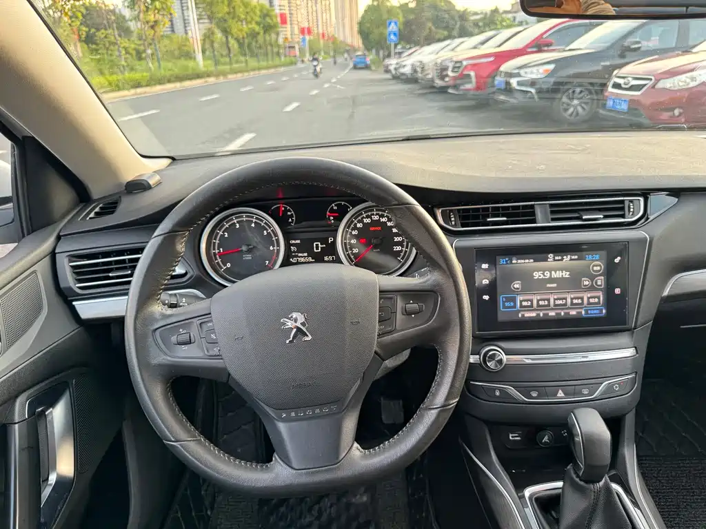 Peugeot 408 — миниатюра 13