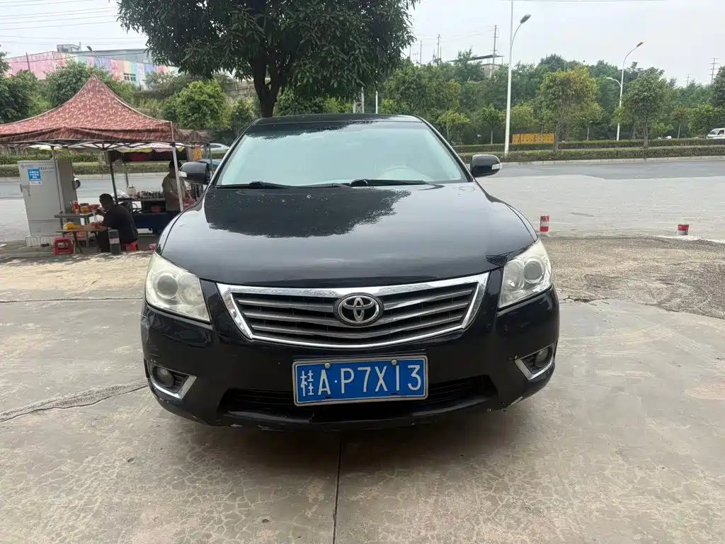 Toyota Camry — миниатюра 5