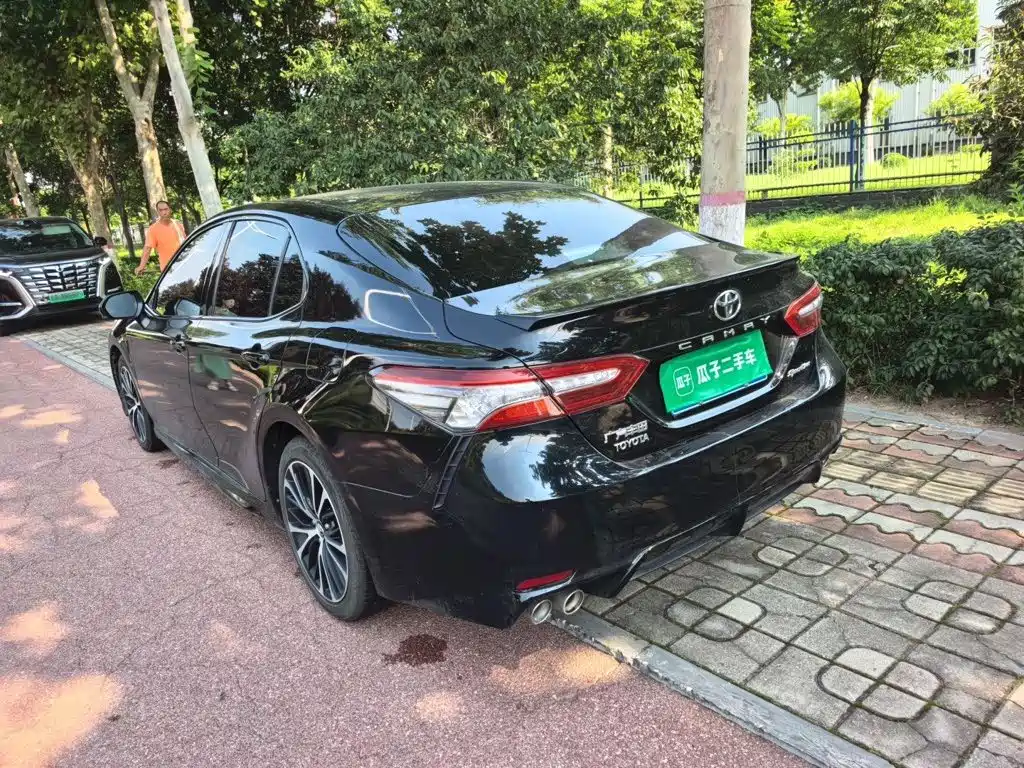 Toyota Camry — миниатюра 25