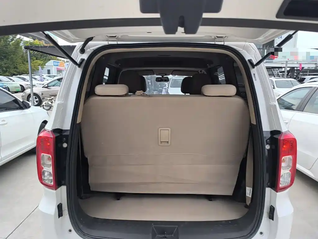 Wuling Hongguang — миниатюра 19