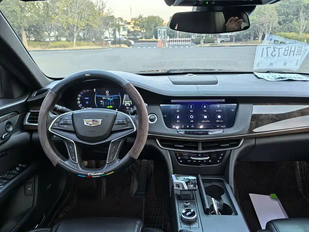 CADILLAC CT6