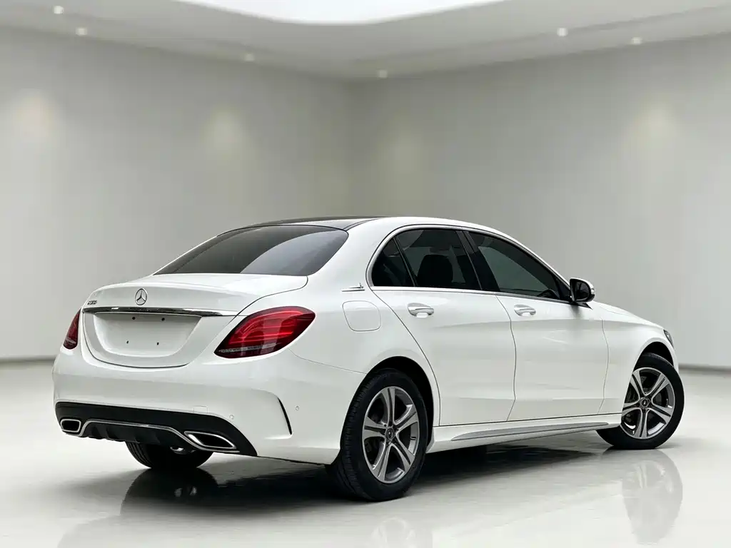 Mercedes-Benz C-Class — миниатюра 3