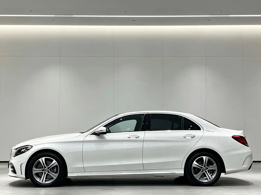 Mercedes-Benz C-Class — миниатюра 5