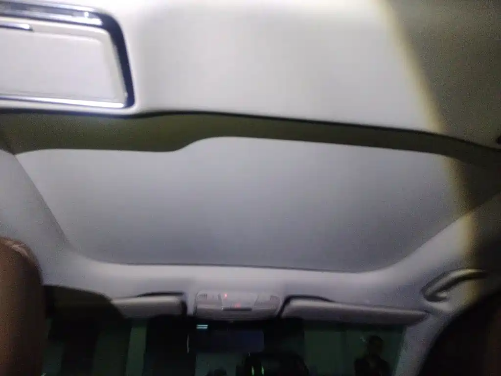 Mercedes-Benz E-Class — миниатюра 14