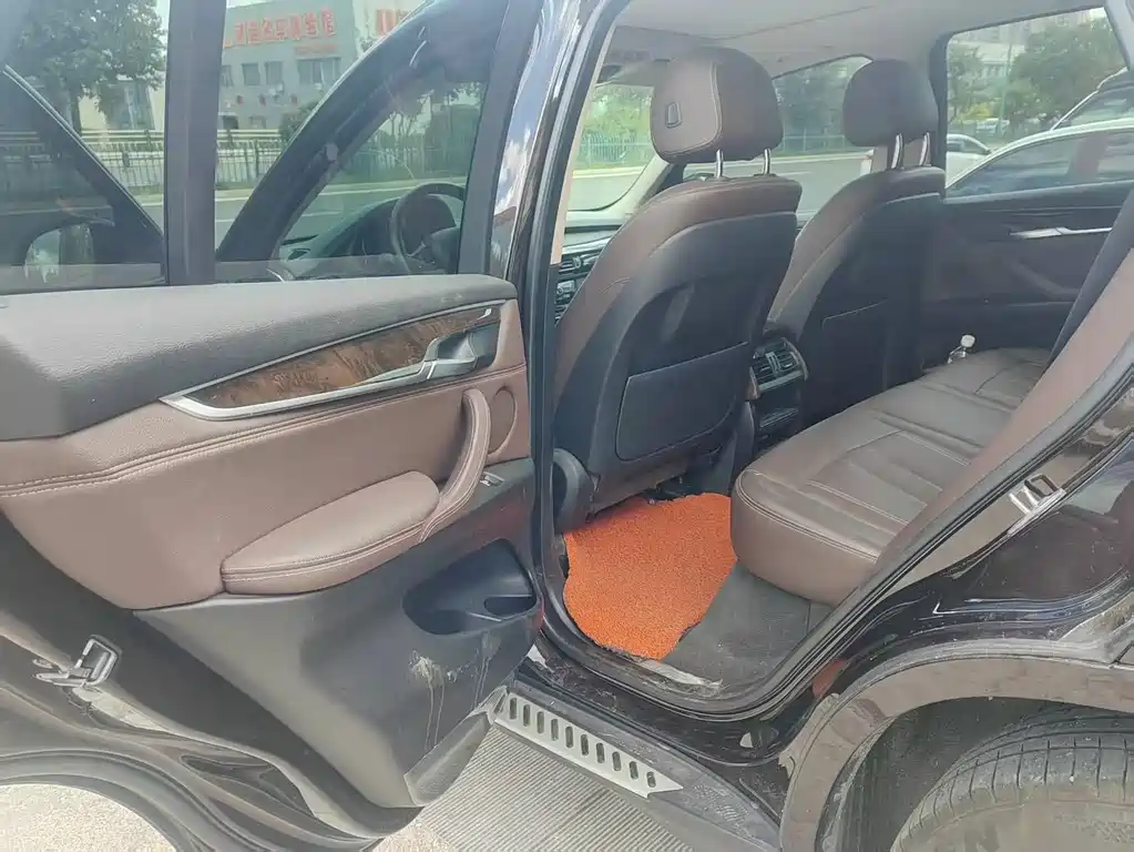 BMW X5 (Import) — миниатюра 9