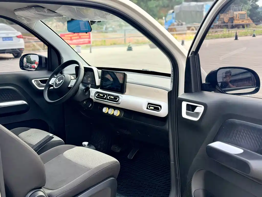 Wuling MINIEV — миниатюра 9