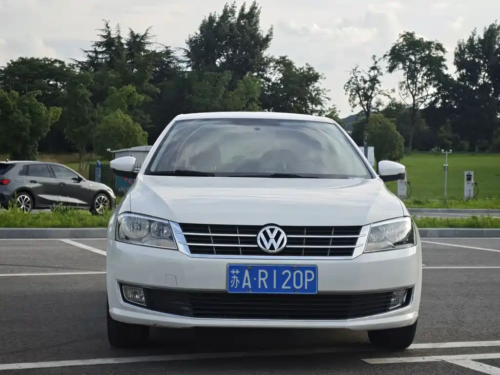Volkswagen Gran Lavida 2013 1.6L AT Comfort