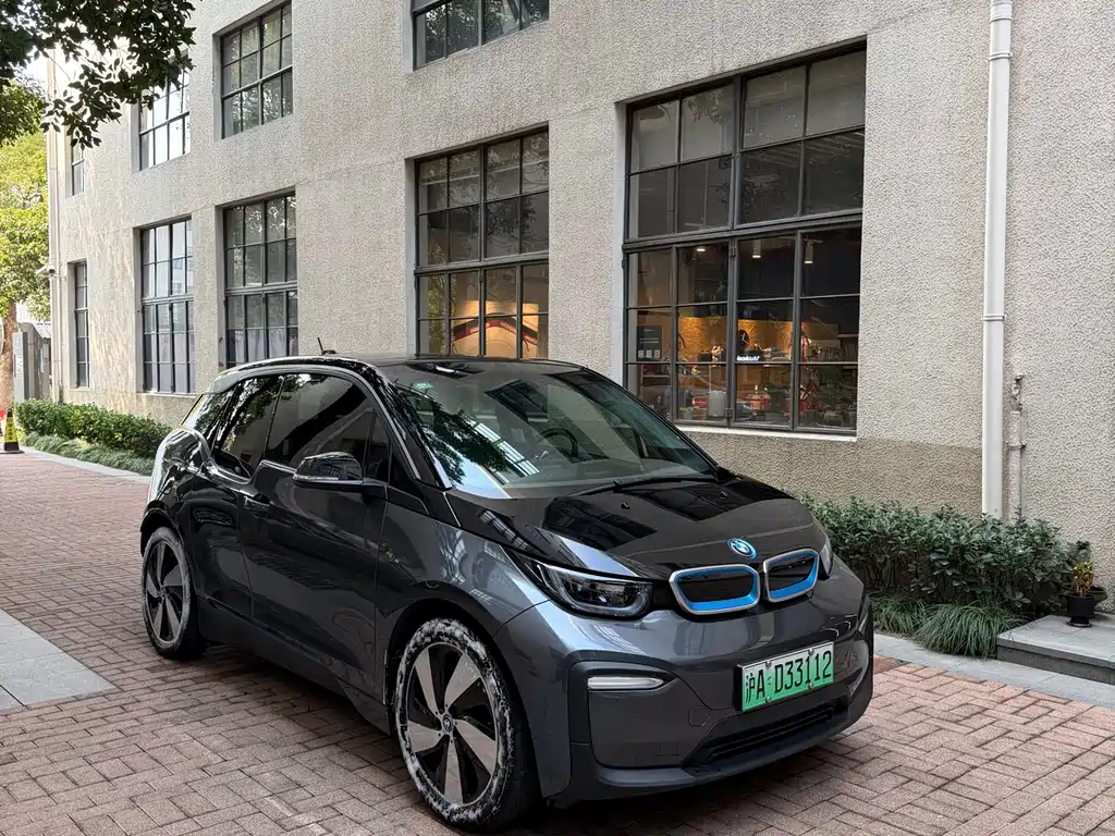 BMW I3