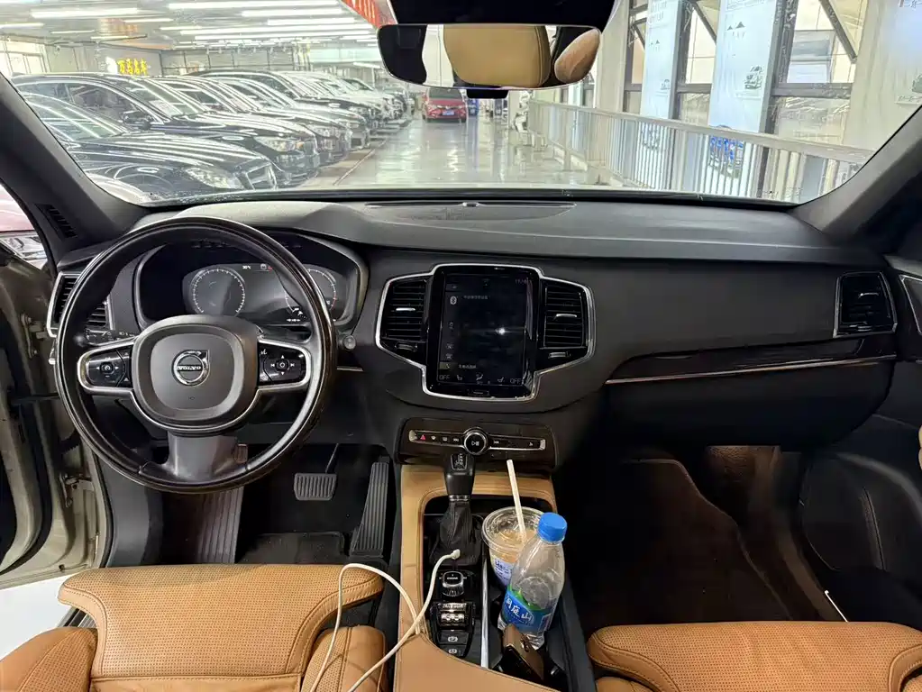Volvo XC90 — миниатюра 6