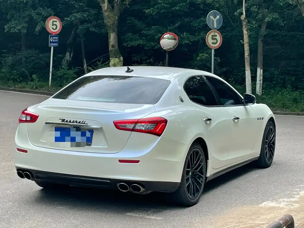 MASERATI GHIBLI