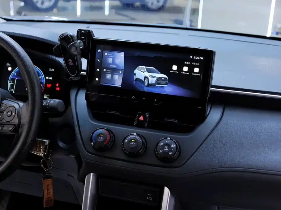 Toyota Corolla Cross — миниатюра 20