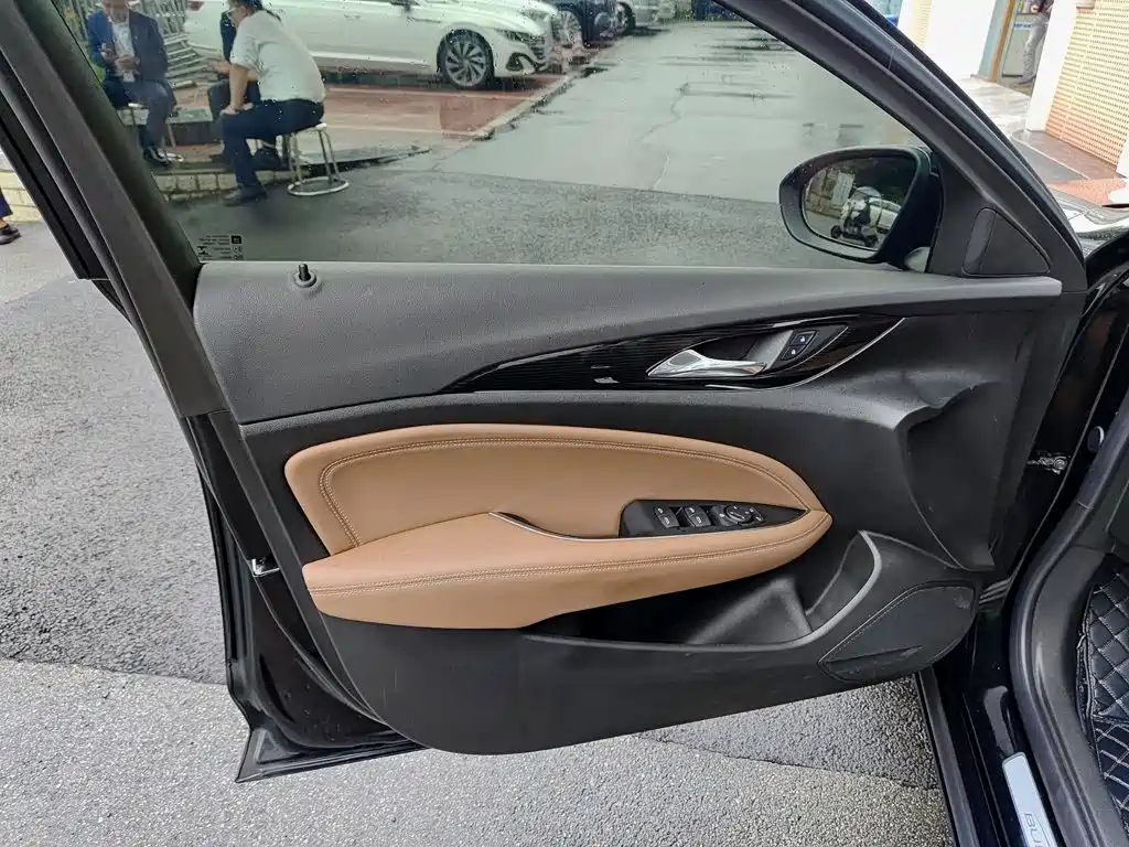 Buick Regal — миниатюра 6