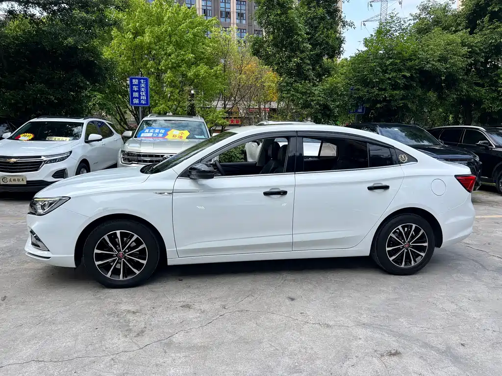 Roewe i5 2020 1.5L MT 4G Flagship